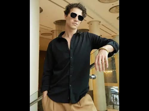 Men Regular Fit Shirt with Spread Collar (2)