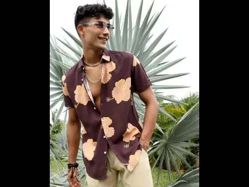 Men Printed Regular Fit Shirt with Short Sleeves