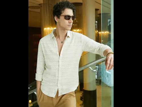 Men Regular Fit Shirt with Spread Collar (3)