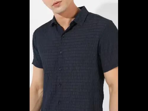 Short-Sleeves Shirt with Spread Collar (4)