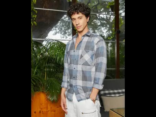 Men Checked Regular Fit Shirt