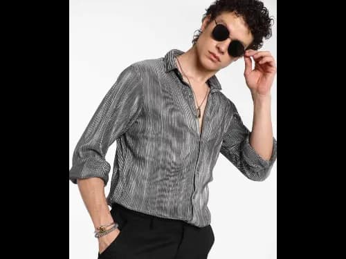 Men Regular Fit Shirt with Spread Collar
