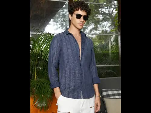 Men Regular Fit Shirt with Spread Collar