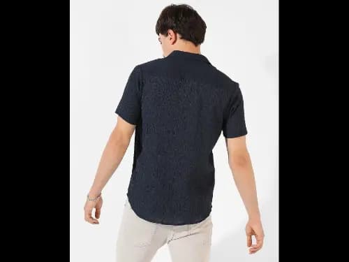 Short-Sleeves Shirt with Spread Collar (3)