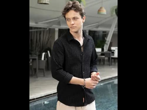 Men Regular Fit Shirt with Spread Collar