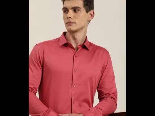 Men Classic Slim Fit Opaque Formal Shirt