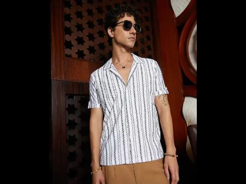 Men Regular Fit Shirt with Cuban Collar
