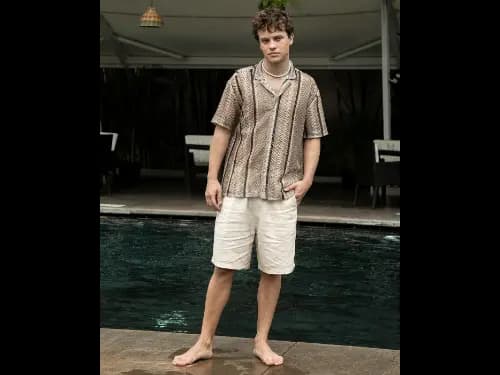 Men Striped Oversized Fit Shirt (3)