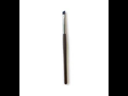 SIGNATURE Angled Eye Liner Brush