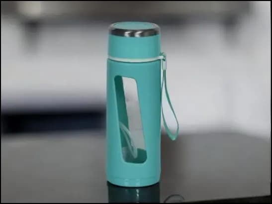Kids and adults water bottles (2)