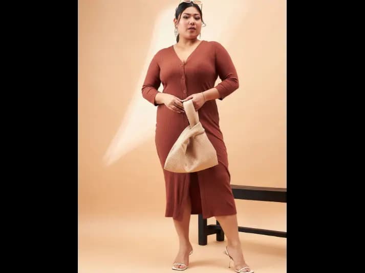 Plus Size Rust Brown Ribbed V-Neck A-Line Midi Dress (2)
