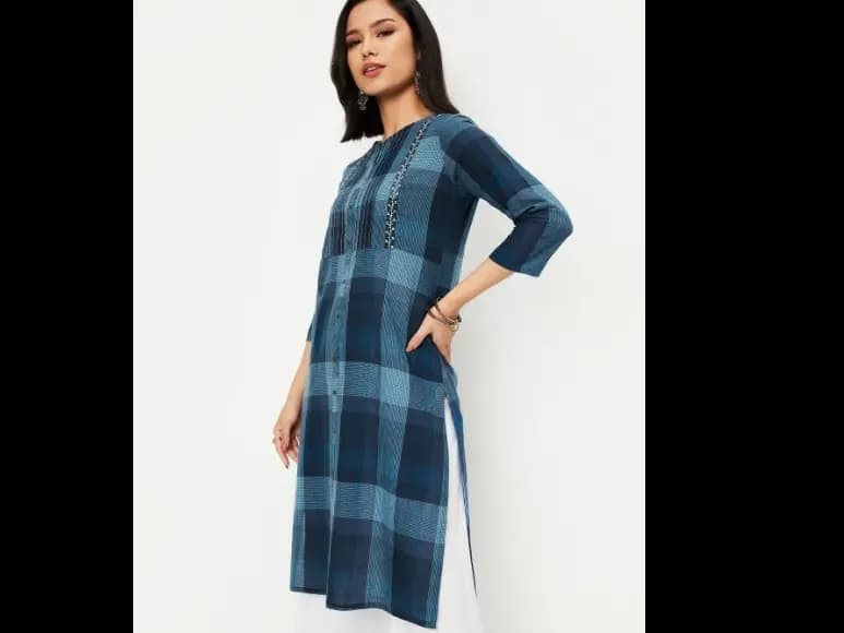 Checked High Slit Round Neck Embroidered Straight Kurta
