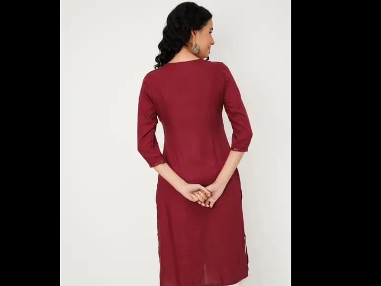 Floral Embroidered Notch Neck Straight Kurta (2)