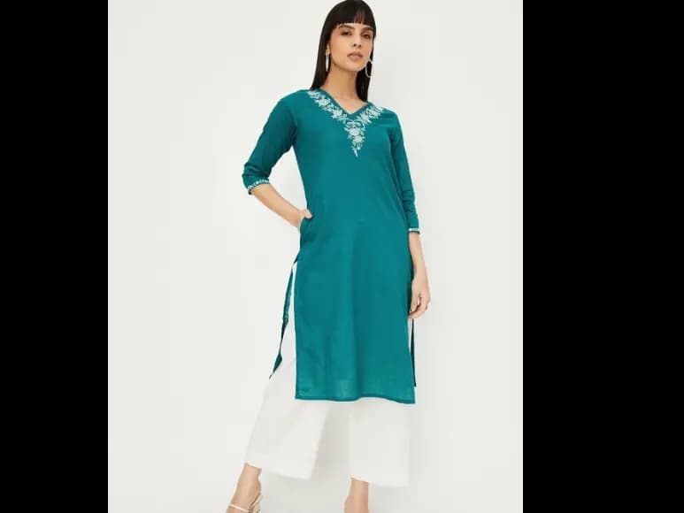 Floral Embroidered V-neck Three-Quarter Sleeves Thread Work Kurta (4)