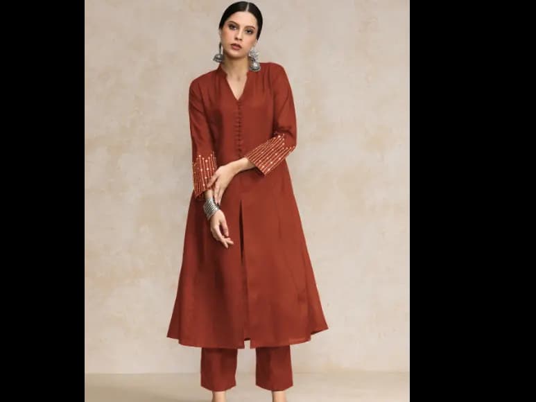 Women Ethnic Motifs Printed Regular Pure Cotton Kurta with Trousers (2)