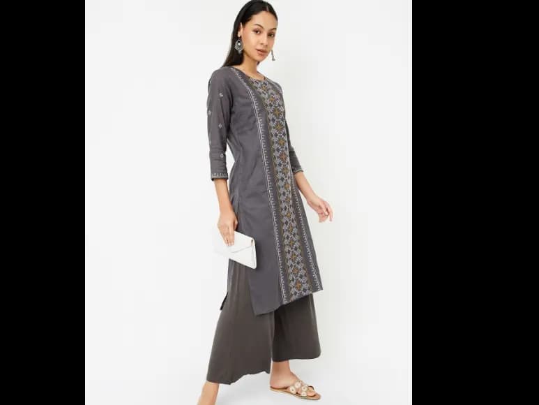 Geometric Embroidered Round Neck Thread Work Cotton Straight Kurta (2)