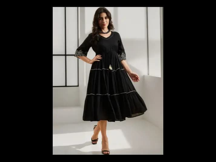 Floral Embroidered V Neck Bell Sleeves Empire Fit & Flare Tiered Dress (2)
