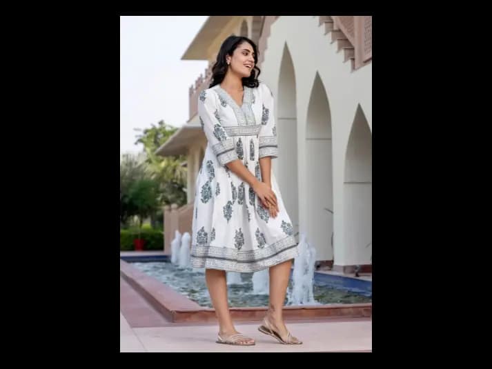 Women Floral Printed Pure Cotton A-Line Midi Dress