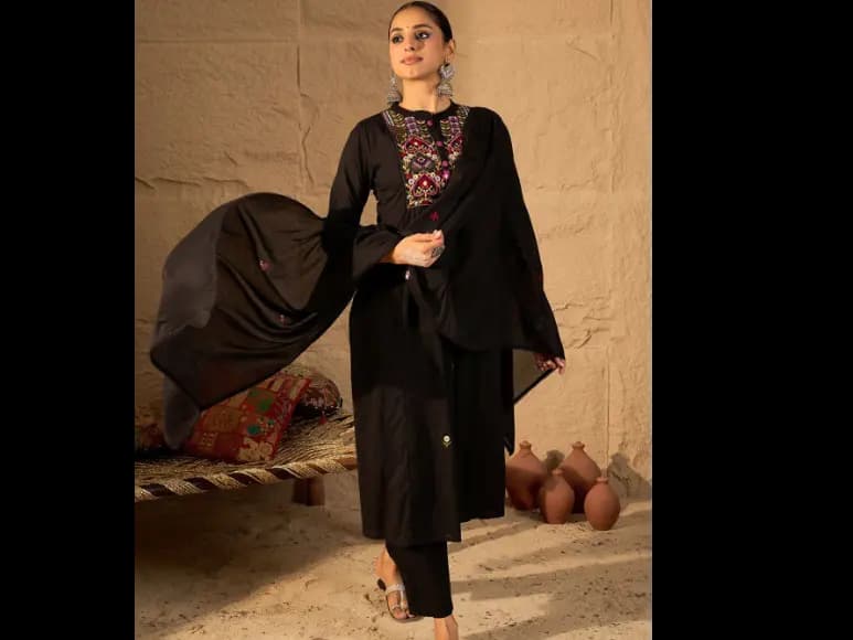 Ethnic Motifs Thread Work Pure Cotton A-Line Kurta & Trousers with Dupatta (2)