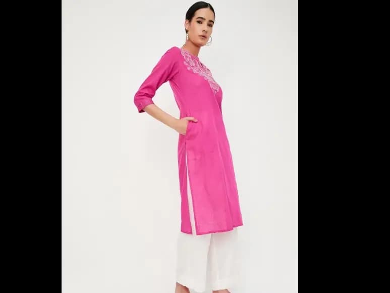 Ethnic Motifs Yoke Design Thread Work Notched Round Neck Cotton Straight Kurta (2)