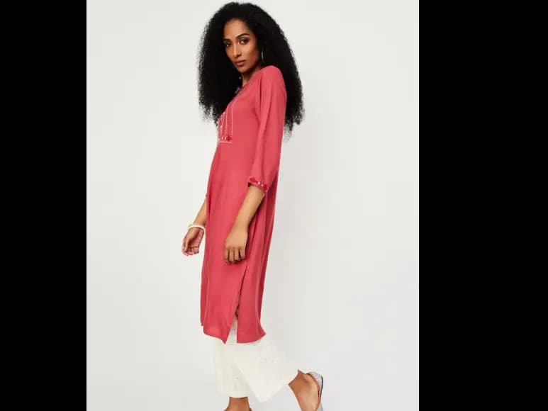 Embroidered Regular Thread Work Round Neck Straight Kurta (2)