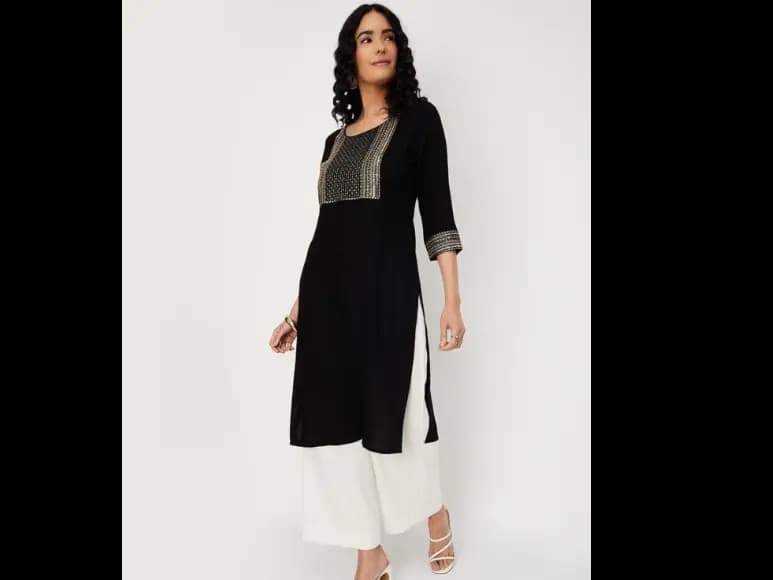 Women Geometric Embellished Kurta