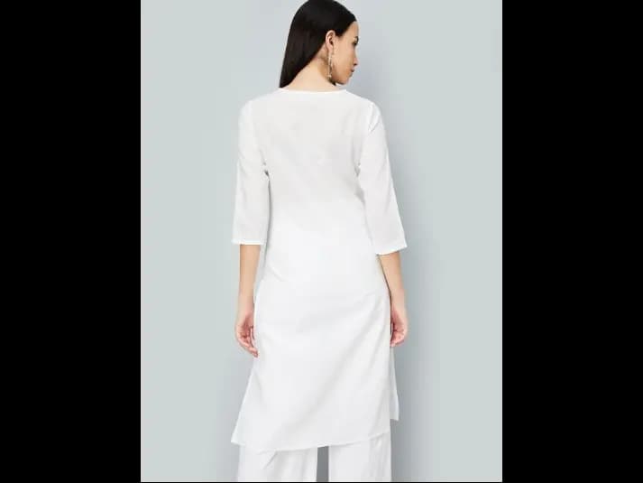 Floral Embroidered Thread Work Straight Kurta (3)