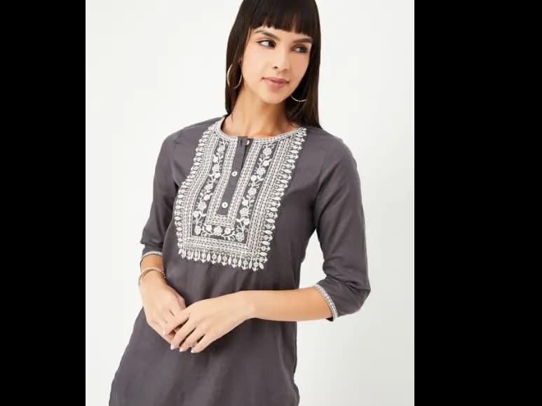 Floral Yoke Design Round Neck Thread Work Straight Kurta