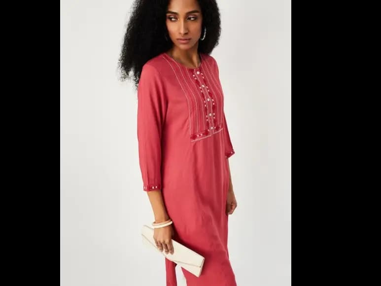 Embroidered Regular Thread Work Round Neck Straight Kurta (4)