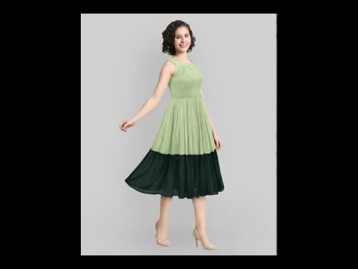 Women Colourblock Tiered Dress (3)