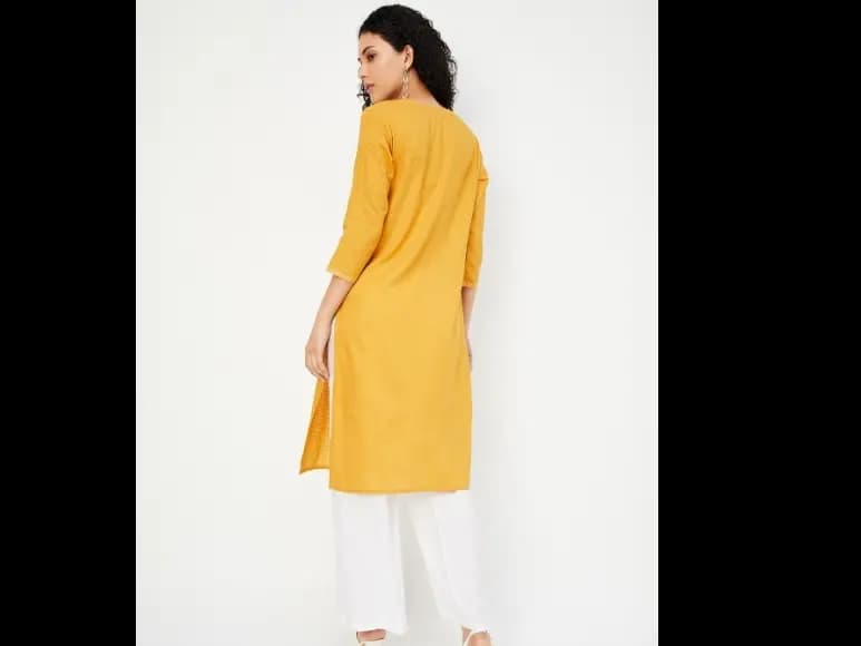 Floral Embroidered V-Neck Thread Work Straight Cotton Kurta (3)