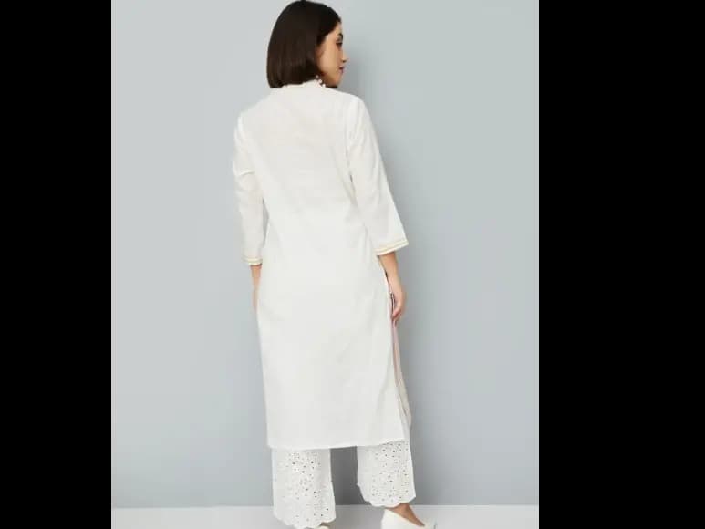 Striped Mandarin Collar Thread Work A-Line Kurta (3)