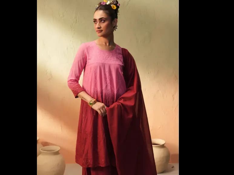 Ombre Embroidered Regular Thread Work Pure Cotton Kurta Set (4)