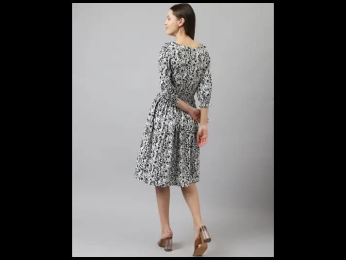 Women Printed Fit & Flare Dress (3)