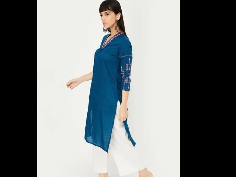 Geometric Self Design V-Neck Thread Work Kurta (4)