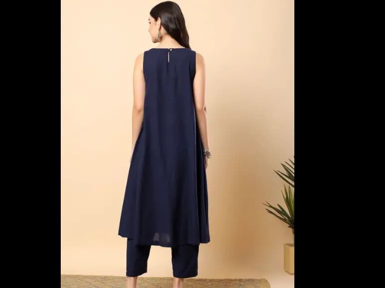 Round Neck Sleeveless Kurta With Trousers (3)