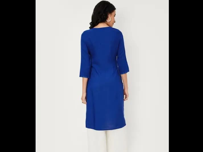 Floral Embroidered Notch Neck Straight Kurta (4)