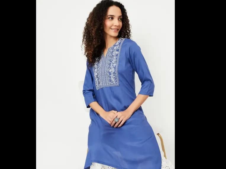 Yoke Design Thread Work Straight Kurta (3)