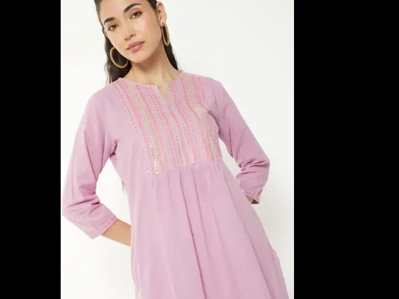 Women Embellished Sequinned Pastels Kurta (2)