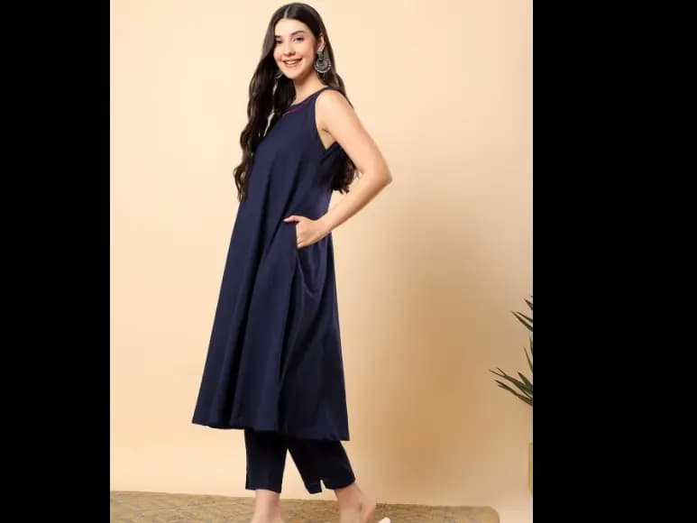 Round Neck Sleeveless Kurta With Trousers (2)
