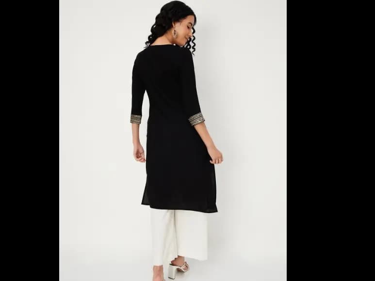 Women Geometric Embellished Kurta (4)