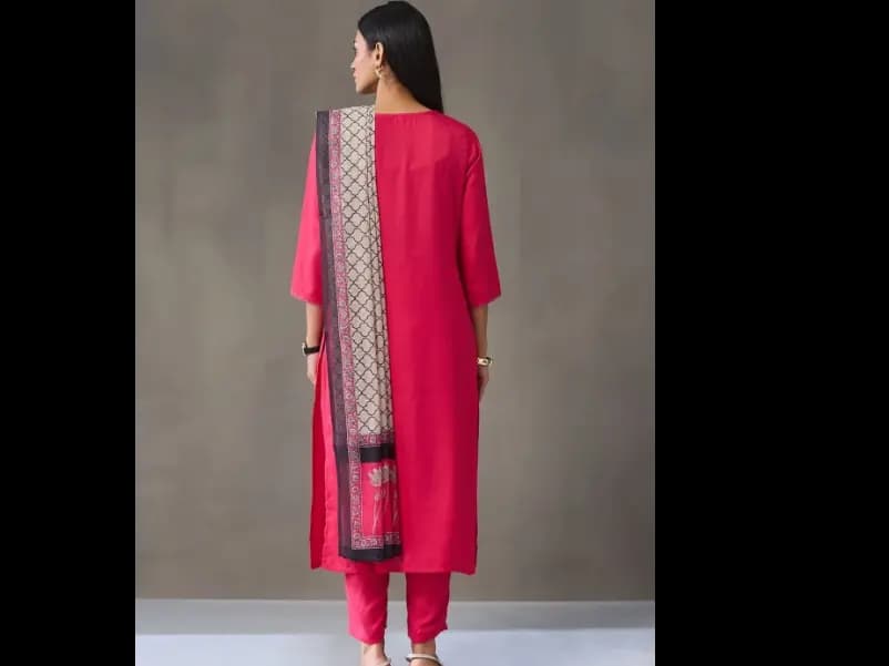 Women Floral Regular Kurta with Trousers & With Dupatta (2)