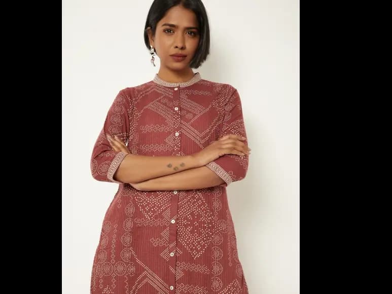 Women Geometric Sequinned Kurta (3)
