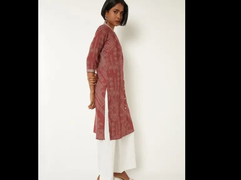 Women Geometric Sequinned Kurta (2)