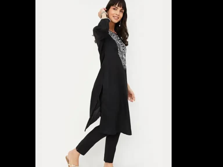 Women Paisley Yoke Design Sequinned Anarkali Kurta