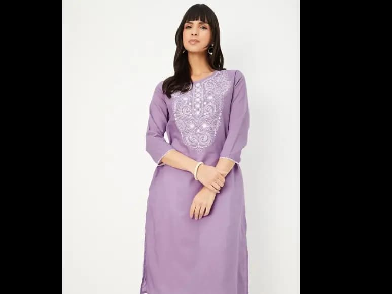 Women Embellished Keyhole Neck Thread Work Kurta (4)