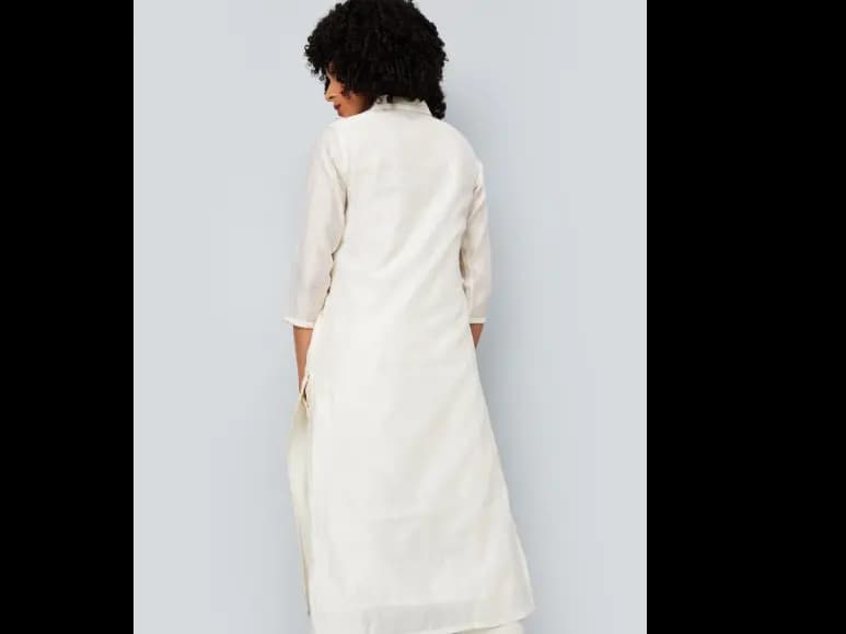 Floral Embroidered Sequinned Shirt Collar Cotton A-Line Kurta (4)