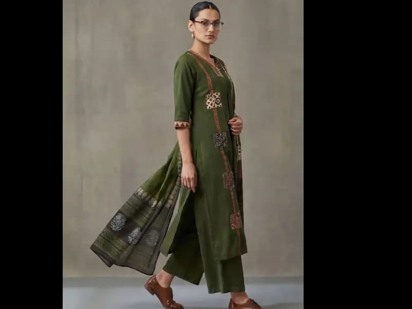 Floral Printed Straight Cotton Kurta & Trousers Sets (3)