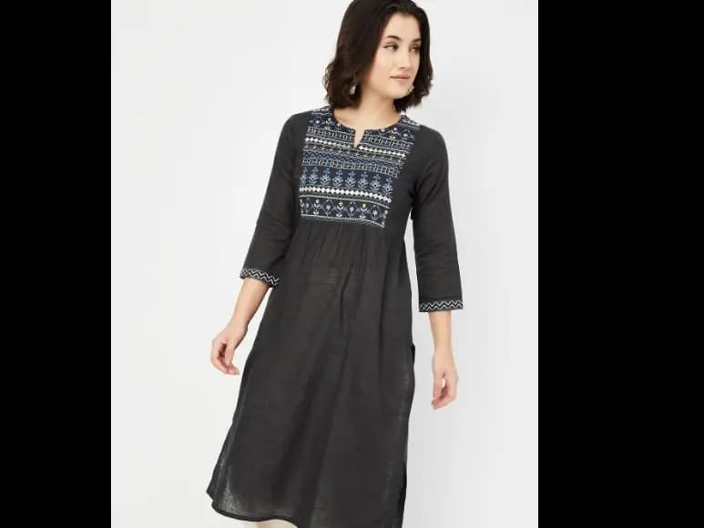 Floral Yoke Design Notch Neck Thread Work A-Line Kurta (3)