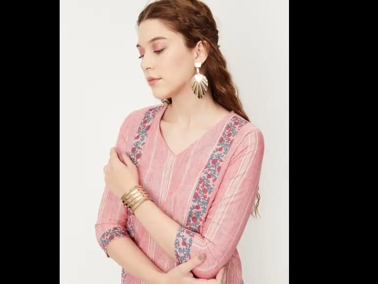 Floral Printed V Neck Cotton Kurta (3)